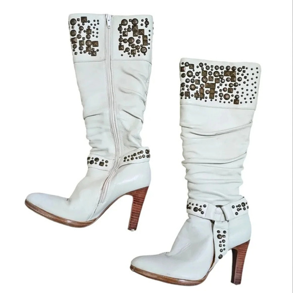 Colin Stuart Women’s 6.5 White Faux Leather Studded High Heel Riding Boots Zip - Picture 2 of 7